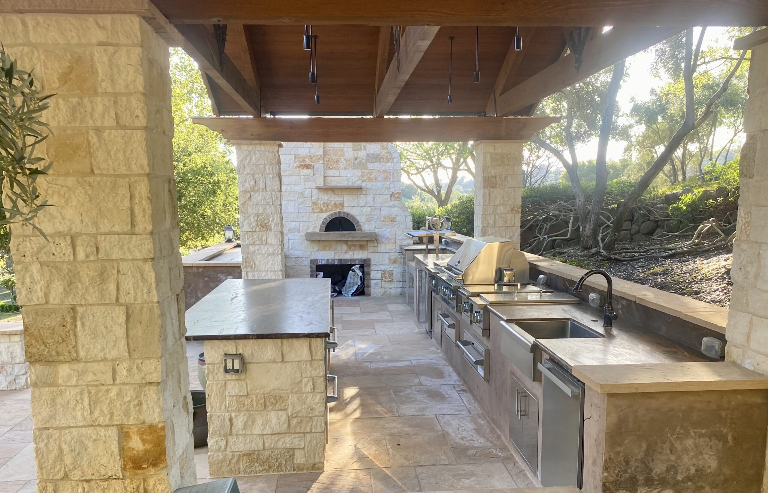 outdoor kitchen